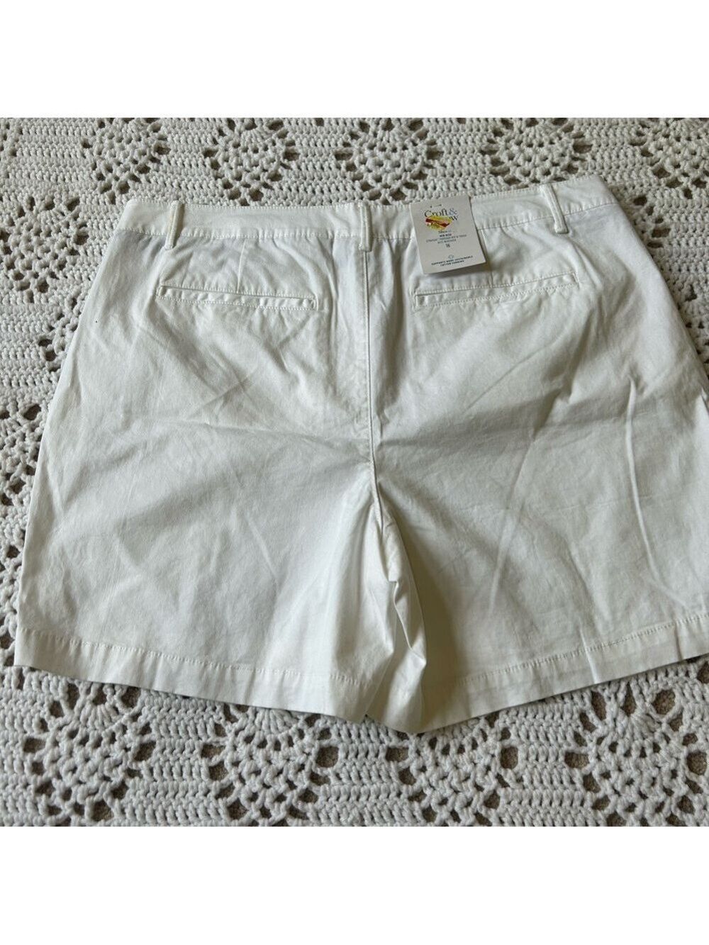 NWT Croft & Barrow Classic Shorts Mid Rise Size 16 White - Picture 2 of 5